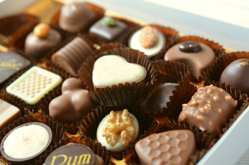 chocolaterie-EVENOS-min_chocolates_food_candy_calories_nibble_chocolate_heart-782043