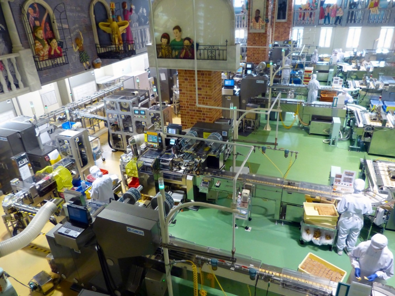 chocolaterie-EVENOS-min_japan_sapporo_chocolate_factory_label_packaging_cookie_machine_operators-961509